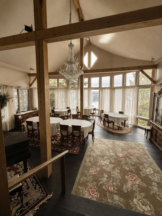 Dining room at Eagle's Nest Resort, Anahim Lake.